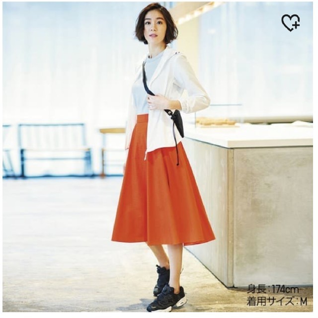 UNIQLO(ユニクロ)のユニクロ　サーキュラースカート　オレンジ　L レディースのスカート(ひざ丈スカート)の商品写真