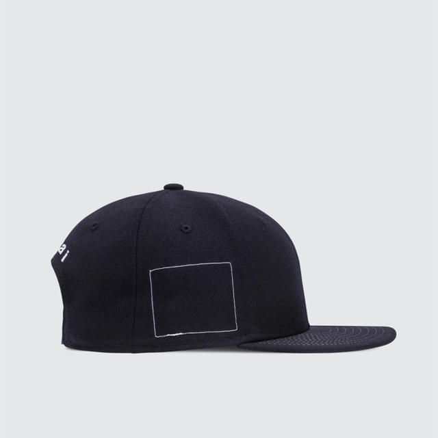 FRAGMENT(フラグメント)のfragment sacai NEWERA Cap ネイビー メンズの帽子(キャップ)の商品写真