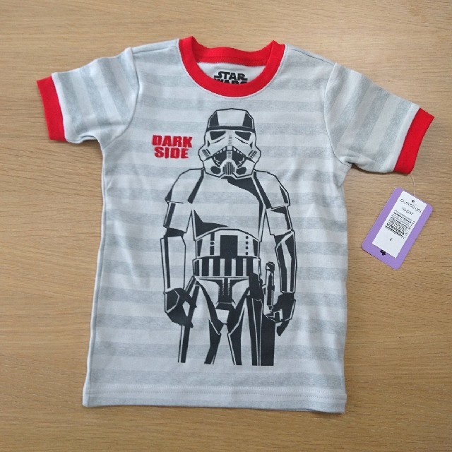 コストコ(コストコ)の【新品未使用】STARWARS パジャマ キッズ/ベビー/マタニティのキッズ服男の子用(90cm~)(パジャマ)の商品写真