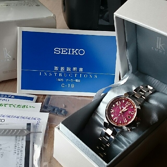 SEIKO - SEIKO LUCKY PASSPORT TITAN SSQV003の通販 by kc&sun's shop ... 美品 SEIKO LUKIA SSQV003 レディース