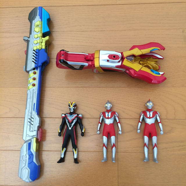 ウルトラマンセット〜ナイトティンバー、ビクトリーランサー
