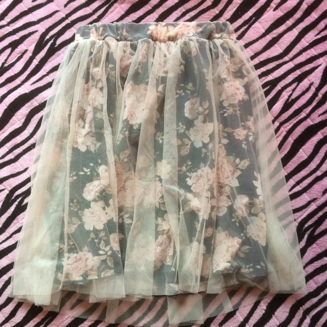 花柄 チュールスカート♡ レディースのスカート(ひざ丈スカート)の商品写真