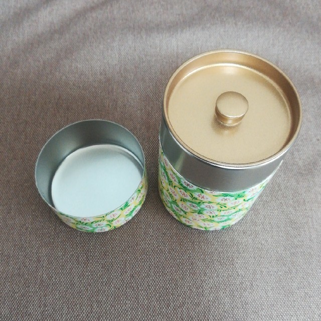 茶筒と和柄タオルハンカチ レディースのファッション小物(ハンカチ)の商品写真