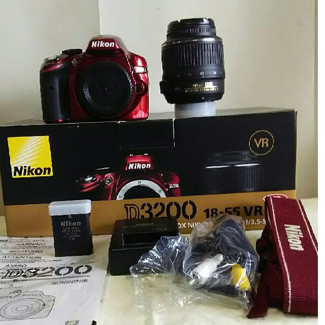 Nikon D3200 RED 18-55 VR kit