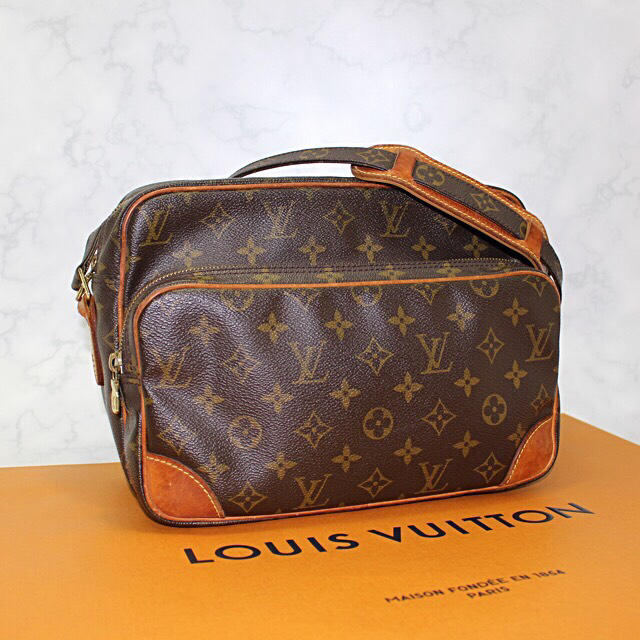 レディース正規品【良品】LV ナイル ショルダーバッグ