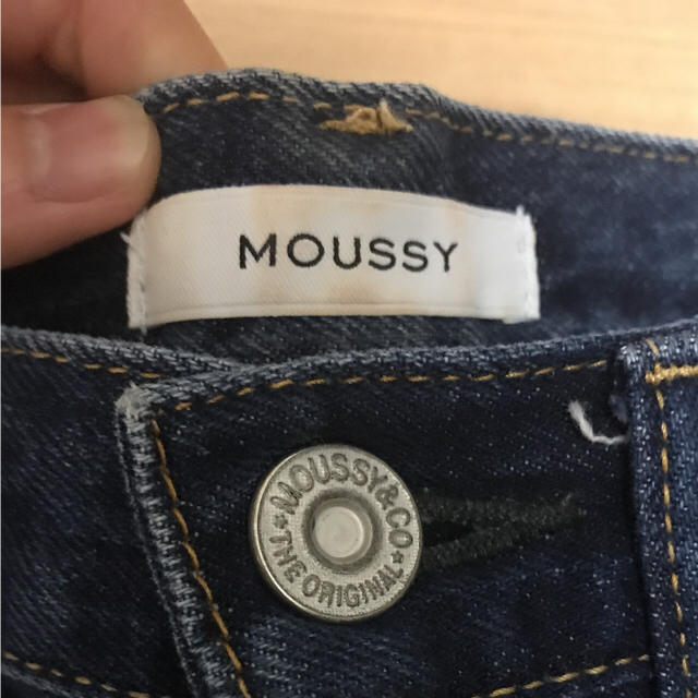 moussy(マウジー)のハイウエスト デニム ショートパンツ レディースのパンツ(デニム/ジーンズ)の商品写真