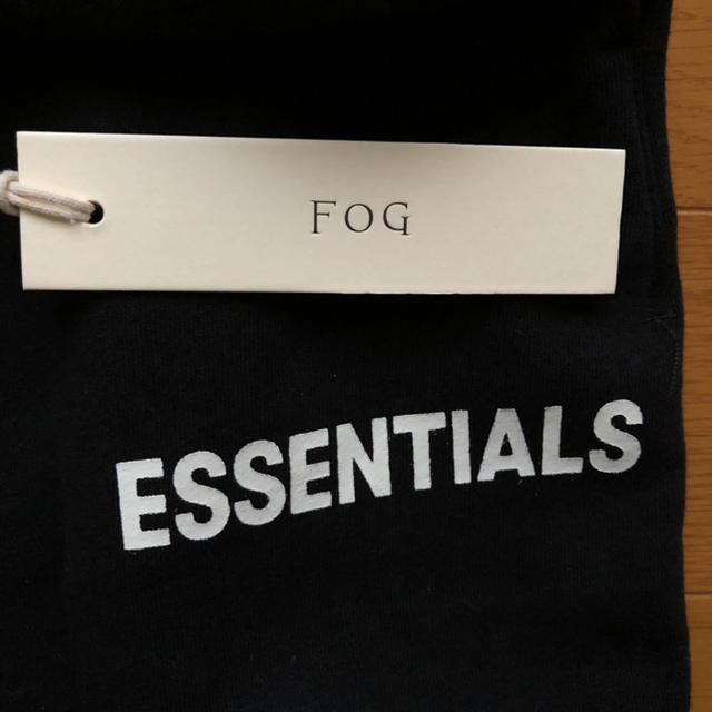 希少 Mサイズ essentials 2