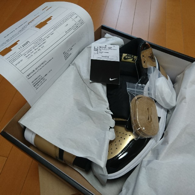 NIKE(ナイキ)の込 25 NIKE AIR JORDAN 1 RETRO OG GOLD TOE メンズの靴/シューズ(スニーカー)の商品写真