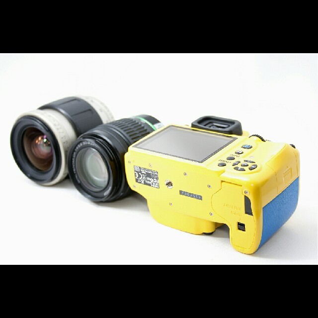 PENTAX(ペンタックス)の超希少なイエローブルーでWi-Fi対応♪ペンタックス K-r Wレンズセット♪ スマホ/家電/カメラのカメラ(デジタル一眼)の商品写真