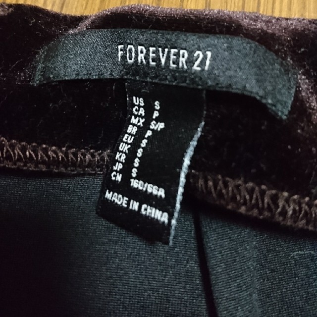 FOREVER 21(フォーエバートゥエンティーワン)のミニスカ ベロア FOREVER21 レディースのスカート(ミニスカート)の商品写真