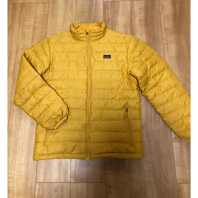 patagonia(パタゴニア)のパタゴニア キッズ Patagonia ダウンジャケット XL イエロー キッズ/ベビー/マタニティのキッズ服男の子用(90cm~)(ジャケット/上着)の商品写真