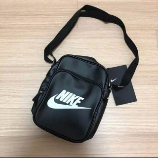 ナイキ(NIKE)の新品‼︎ ナイキ 斜めがけバッグ ポシェット ブラック ヘリテージポシェット(ショルダーバッグ)