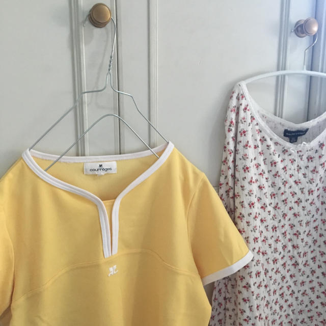 Courreges(クレージュ)のcourreges🍋イエローロゴカットソー古着vintagelochie レディースのトップス(Tシャツ(半袖/袖なし))の商品写真