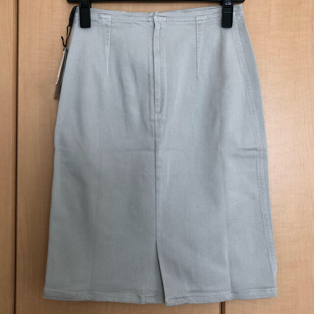 INED(イネド)の新品 INED デニム素材のスカート(グレー) サイズ 7(S) レディースのスカート(ひざ丈スカート)の商品写真