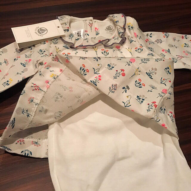 PETIT BATEAU(プチバトー)のプチバトー 18SS プリントコンビボディ 12m 新品 キッズ/ベビー/マタニティのベビー服(~85cm)(シャツ/カットソー)の商品写真