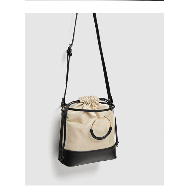 ZARA(ザラ)のZARA  PVC素材バッグ レディースのバッグ(ショルダーバッグ)の商品写真