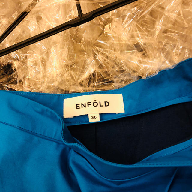 ENFOLD(エンフォルド)の美品 ENFOLD スカート風 パンツ ターコイズブルー レディースのパンツ(カジュアルパンツ)の商品写真