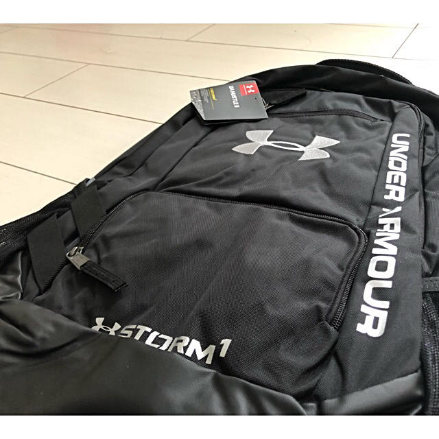 UNDER ARMOUR(アンダーアーマー)のりんご様専用アンダーアーマー💫撥水ハッスルバックパック【31L】 メンズのバッグ(バッグパック/リュック)の商品写真