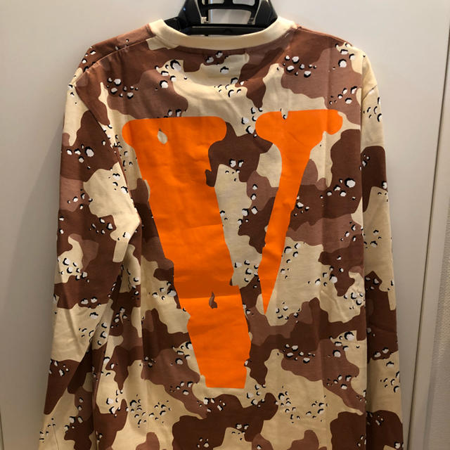 Supreme(シュプリーム)の【新品未使用】VLONE Desert Camo Long  Tシャツ S メンズのトップス(Tシャツ/カットソー(七分/長袖))の商品写真