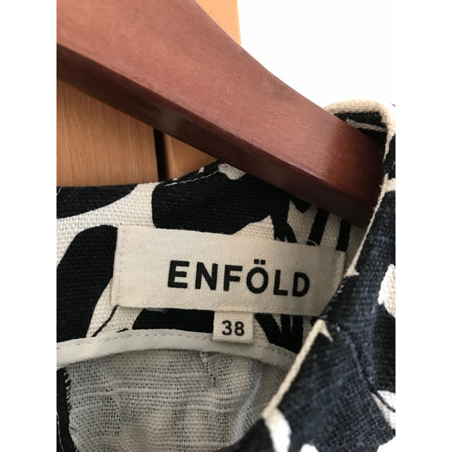 ENFOLD(エンフォルド)のENFOLD 花柄トップス  レディースのトップス(カットソー(半袖/袖なし))の商品写真