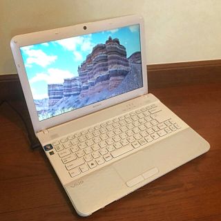 ソニー(SONY)のノートパソコン ソニー Vaio 美品 ホワイト(ノートPC)