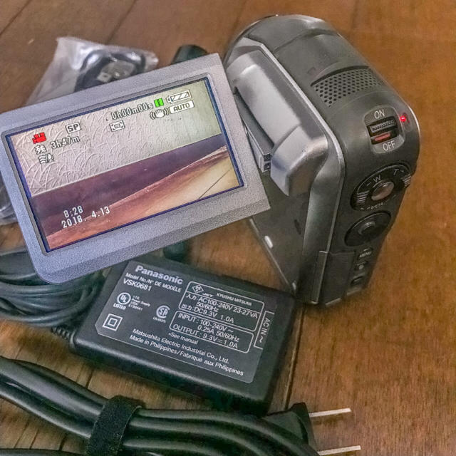 Panasonic SD ビデオカメラ SDR-S200 概要 SDビデオカメラ SDR-S200 | デジタルビデオカメラ