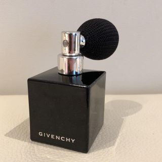 ジバンシィ(GIVENCHY)のGIVENCHY ジバンシー フェイス ボディー パウダー ラメ❤️(フェイスパウダー)