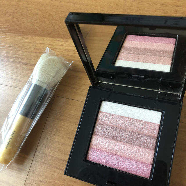 BOBBI BROWN(ボビイブラウン)の【新品】ボビーブラウン シマーブリック ブラシ セット コスメ/美容のベースメイク/化粧品(フェイスカラー)の商品写真