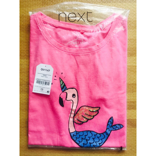 NEXT(ネクスト)のnext  ピンクフリンジフラミンゴTシャツ キッズ/ベビー/マタニティのキッズ服女の子用(90cm~)(Tシャツ/カットソー)の商品写真