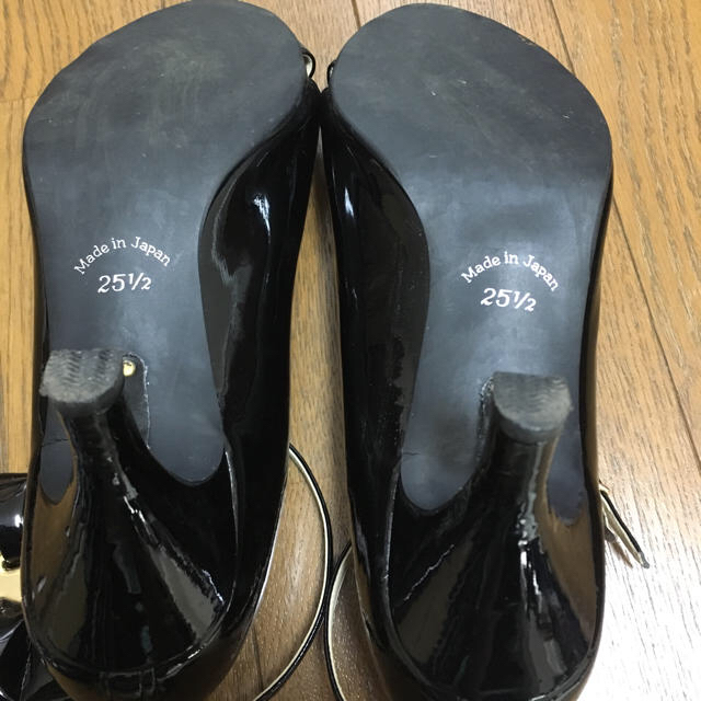 vanitybeauty(バニティービューティー)のエナメルパンプス ブラック レディースの靴/シューズ(ハイヒール/パンプス)の商品写真