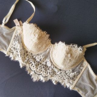 ヴィクトリアズシークレット(Victoria's Secret)のシャルレ ブラジャー 32D ヴィクトリアシークレット(ブラ)