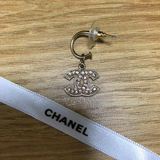 CHANEL(シャネル)のうりり様専用 メンズのアクセサリー(ピアス(片耳用))の商品写真