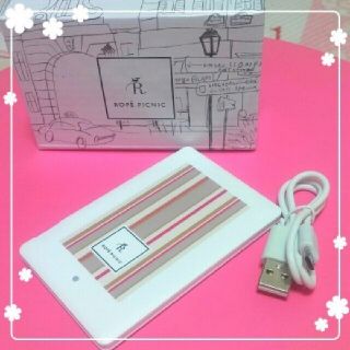 ロペピクニック(Rope' Picnic)の可愛い💕小型薄型モバイルバッテリー(バッテリー/充電器)