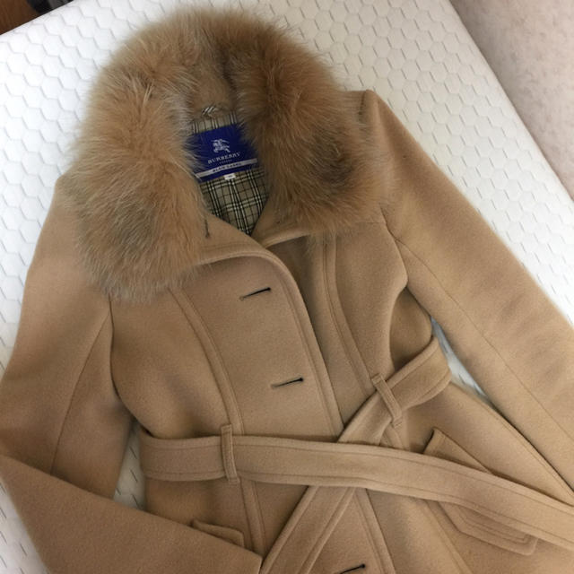 BURBERRY(バーバリー)のBURBERRYコート レディースのジャケット/アウター(毛皮/ファーコート)の商品写真