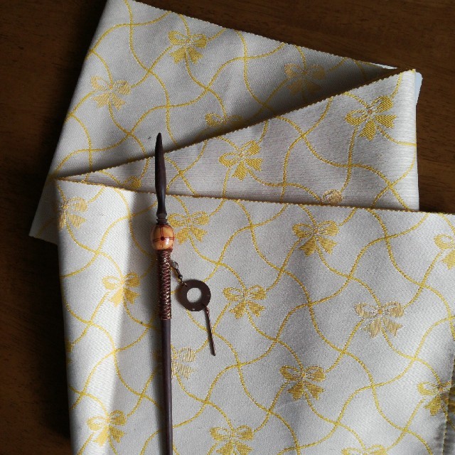彩さま専用　作り帯　りぼん柄(黄色) レディースの水着/浴衣(帯)の商品写真