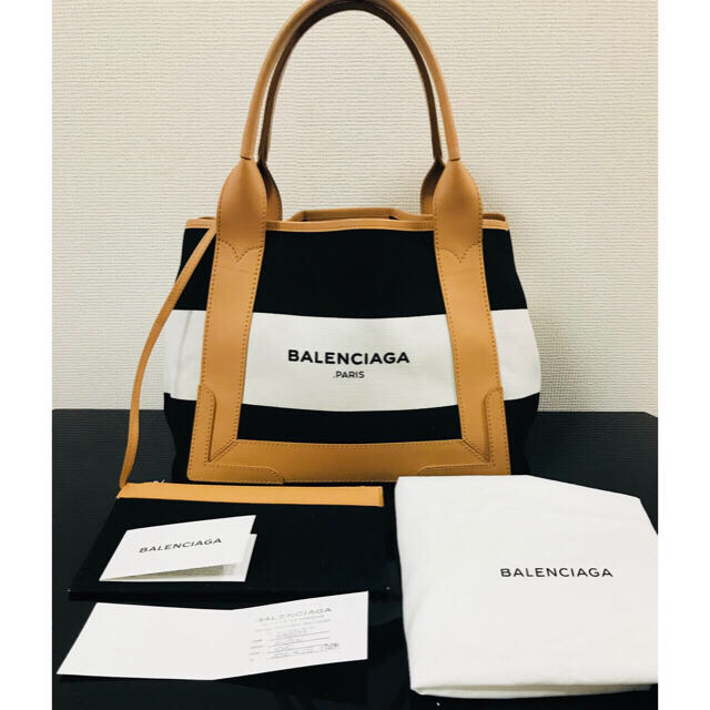 バレンシアガ ネイビーカバ 保証書ありの通販 by ailand's shop|ラクマ バレンシアガ ネイビーカバ 保証書ありの通販 by ailand's shop|ラクマ