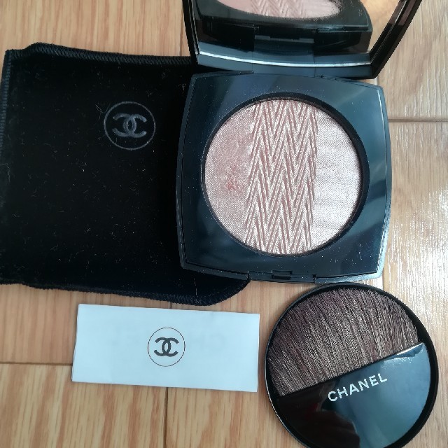 CHANEL(シャネル)のモジャカナポチャ様専用　CHANEL　フェイスパウダー　 コスメ/美容のベースメイク/化粧品(フェイスパウダー)の商品写真