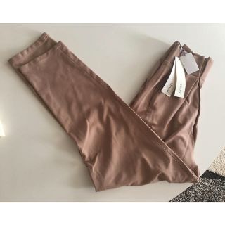 エミアトリエ(emmi atelier)の新品★emmi yoga エミ ヨガ   ウエストタック パンツ(ヨガ)