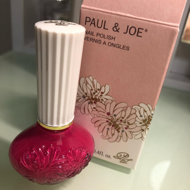 PAUL & JOE(ポールアンドジョー)の【新品】ポール&ジョー ネイルポリッシュ 16 コスメ/美容のネイル(マニキュア)の商品写真