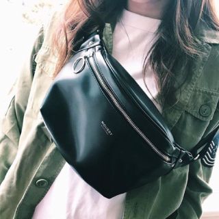 マウジー(moussy)の即完売品♪MOUSSY waist&shoulder BAG♡ボディーバッグ(ボディバッグ/ウエストポーチ)