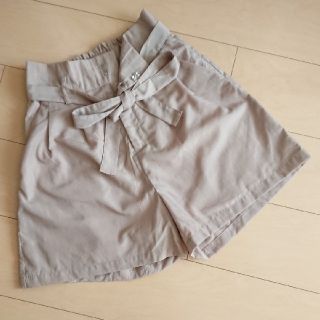 オゾック(OZOC)の(美品)チノキュロット ショートパンツ(ショートパンツ)