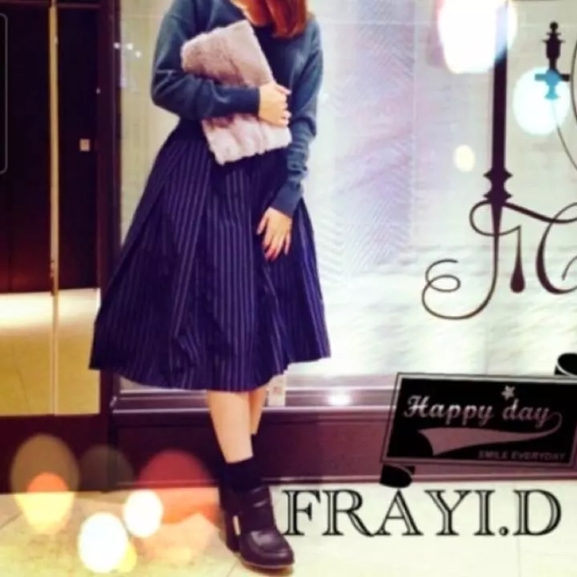 FRAY I.D(フレイアイディー)のFRAY I.D メモリータフタスカート レディースのスカート(ひざ丈スカート)の商品写真