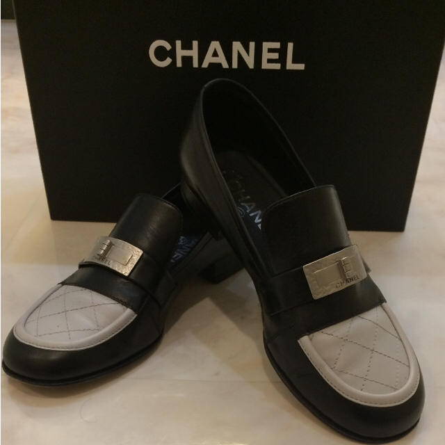 CHANEL(シャネル)のシャネル 靴 フラットシューズ レディースの靴/シューズ(ローファー/革靴)の商品写真