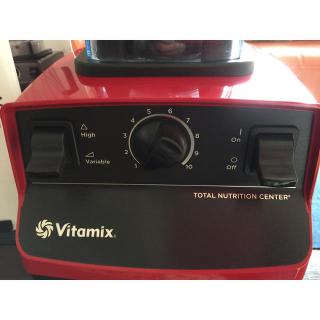 Vitamix(バイタミックス)のVITAMIX  バイタミックスTNC5200  レッド  まあまあ様専用 スマホ/家電/カメラの調理家電(ジューサー/ミキサー)の商品写真