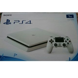 ソニー(SONY)の新品 PS4 本体 1TB ホワイト 送料無料(家庭用ゲーム機本体)