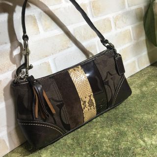 コーチ(COACH)の正規品！コーチ・ショルダーポーチ フリンジ付き・シグネチャー＆レザー(ポーチ)