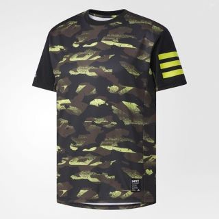 アディダス(adidas)の定価5,389円★半袖Ｔシャツ★Lサイズ★CD2755(ウェア)