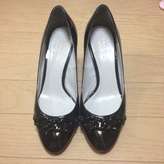 オデットエオディール(ODETTE E ODILE)のブラックエナメル×チェーンパンプス(ハイヒール/パンプス)