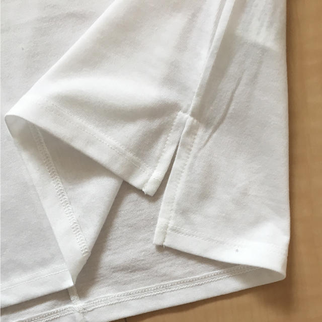 AZUL by moussy(アズールバイマウジー)の新品タグ付き！AZUL basic Vネック白Tシャツ レディースのトップス(Tシャツ(半袖/袖なし))の商品写真
