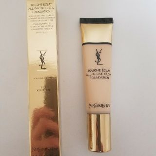 イヴサンローランボーテ(Yves Saint Laurent Beaute)の★mey様専用★ほぼ新品！YSL新作ファンデ(ファンデーション)